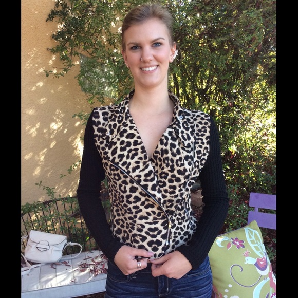 CHEETAH PRINT MOTO ZIP TOP - Picture 3 of 8